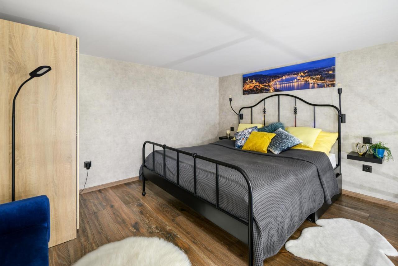 Luxury Apartment In The City Center With Parking Budapesta Exterior foto